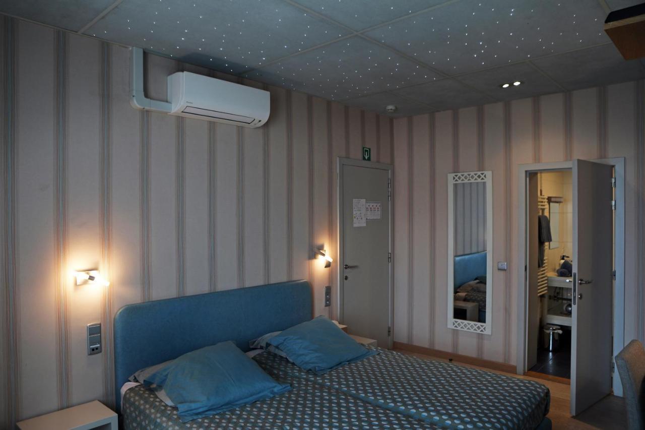 A Casa-Radici Bed & Breakfast นิวว์ปอร์ท ภายนอก รูปภาพ